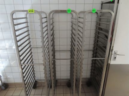 3 Edelstahl-Regalwagen Fabr. Blanco Typ