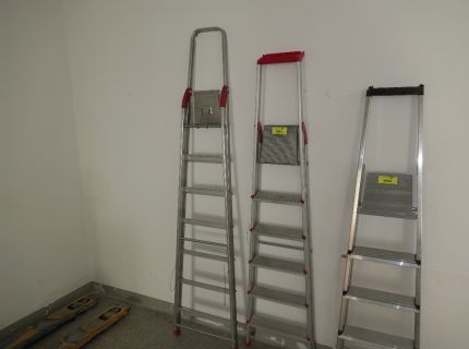 1 Aluminium-Klappleiter 5 Tritte
