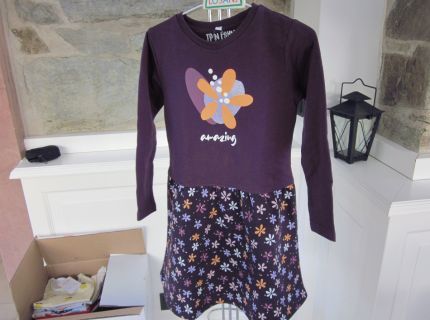1 Langarm-Kleid lila Oberteil Aufdruck