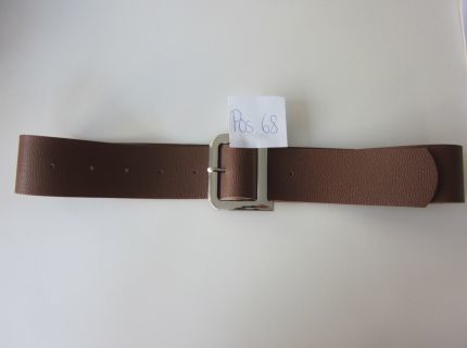 1 Gürtel etwas breiter braun