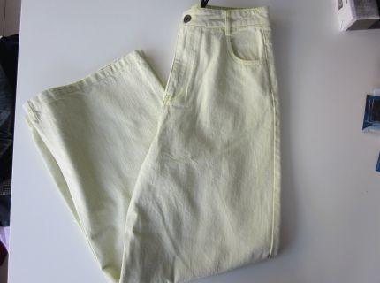 1 Jeanshose gelb weites Bein