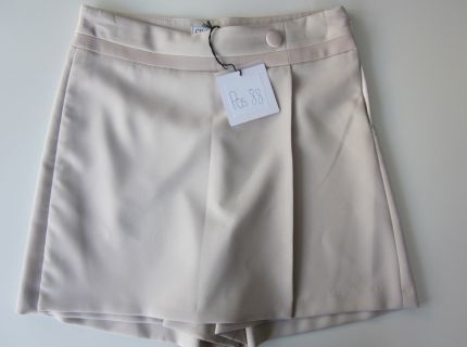 1 Rock mit eingenähter Hose