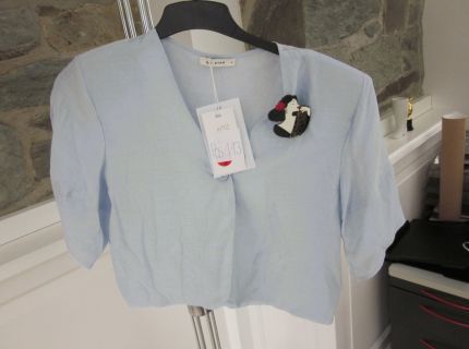 1 Bluse hellblau kurzarm mit