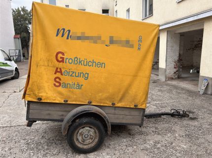 1-Achs-Anhänger mit Plane und Spriegel