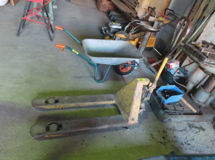 1 Gabelhubwagen älter