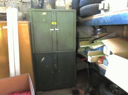 2 Metallschränke á 2-türig ca.