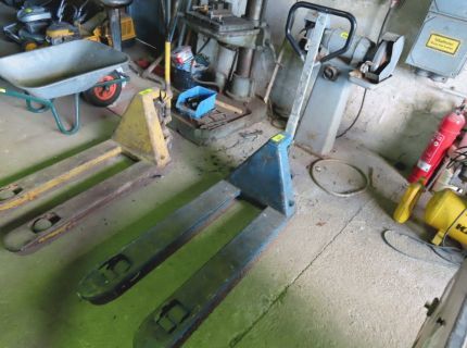 1 Gabelhubwagen Fabr. Pfaff silberblau