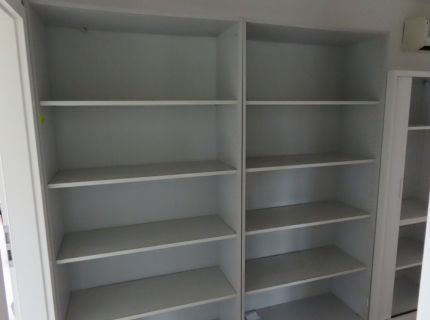 2 Aktenregale Kunststoff grau jeweils