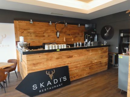 1 Eck-Tresen ca. 408 m