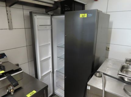 1 Side-by-side Kühl-/Gefrierkombination Fabr. Beko