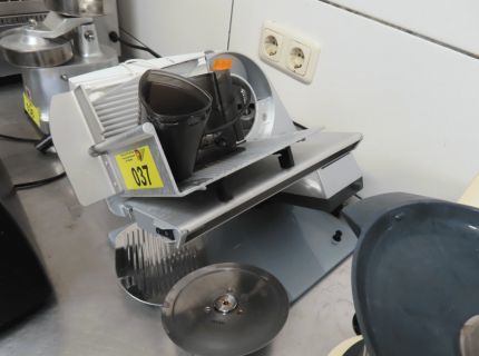 1 Allesschneider Fabr. Graef. Typ