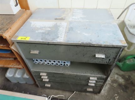 1 Werkzeugsideboard mit Schubfächern Metall