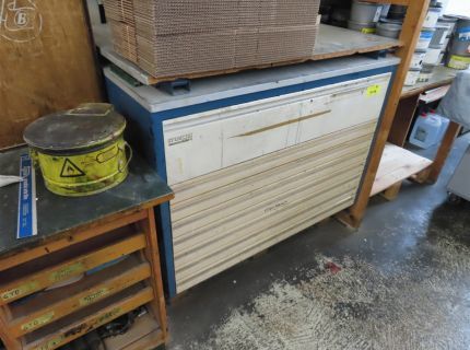 1 Werkzeuglagersideboard mit Schubfächern Metall