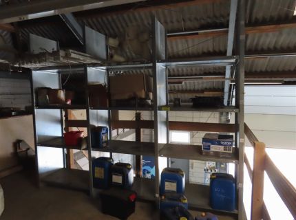 1 Metallsteckregal ca. 4 lfdm.