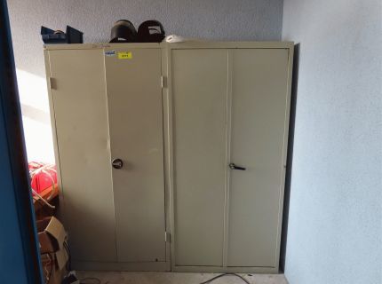2 Metallagerschrank mit Flügeltüren ca.