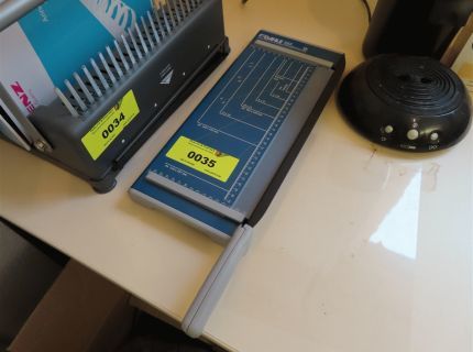 1 Papierschneidbrett Fabr.: Dahle Typ: