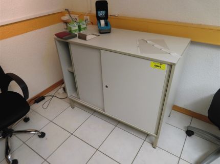 1 Aktensideboard Schiebetüren grau