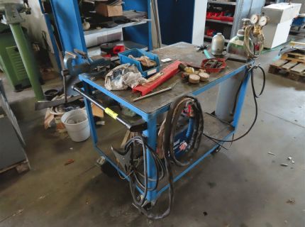 1 Etagentransportwagen blau mit aufgesetzten