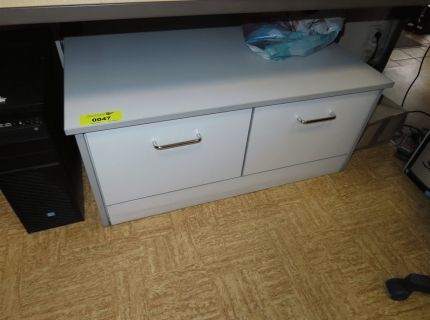 1 Lagersideboard niedrig grau mit