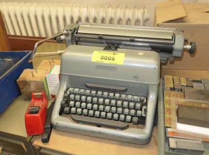 1 Schreibmaschine mechanisch Fabr. Torpedo