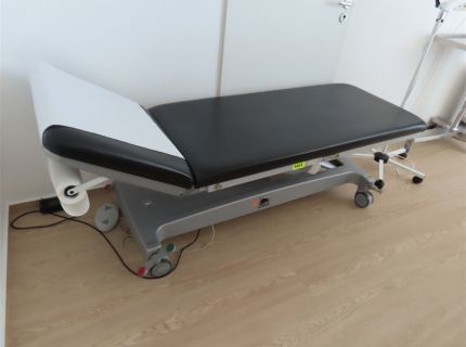 1 Behandlungsliege Fabr. Schmitz 2-teilig