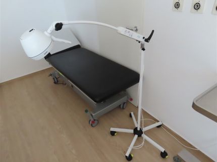 1 mobile Untersuchungsleuchte Fabr. Provita