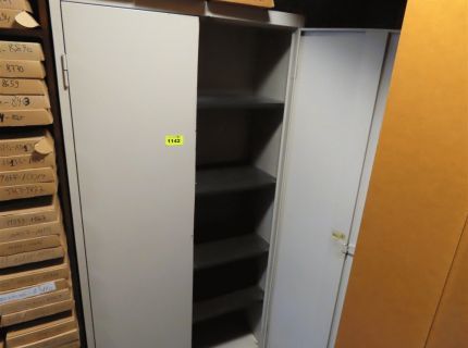 1 Metallschrank 2-türig ca. 180