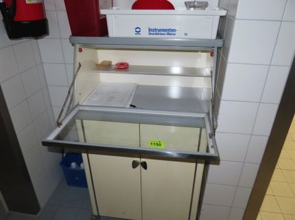 1 Arztschrank 2-türig ca. 080
