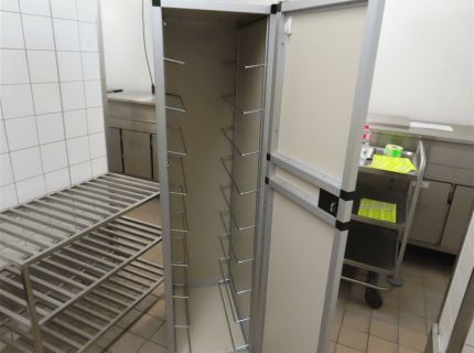 2 Geschirr-Rückgabewagen Fabr. Scholl 1-reihig