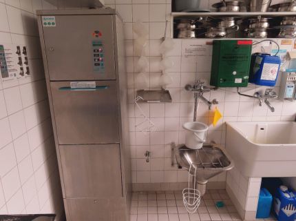 1 Steckbecken-Spülapparat Fabr. Lischka Typ