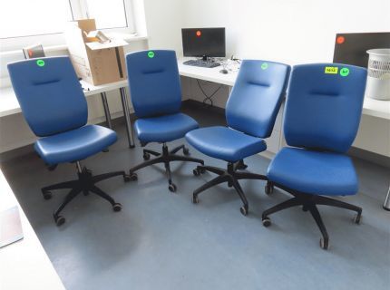 4 Bürodrehstühle Fabr. Dauphin Leder