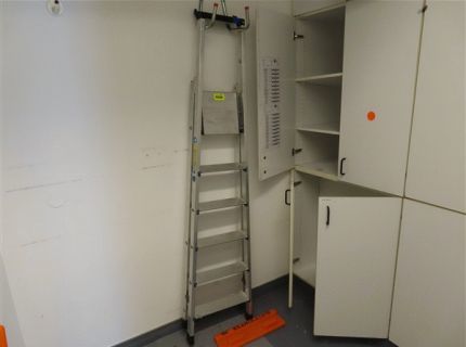 1 Alu-Klappleiter 6-stufig - HG/1.OG/Station