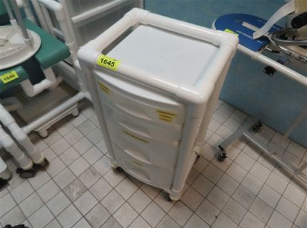 1 Hygiene- und Pflegewagen Fabr.