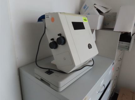 1 Sehtestgerät für Dämmerungssehschärfe und