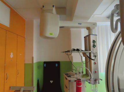 1 Endoskopie-Turm/Deckenver... Fabr. Dräger Agila