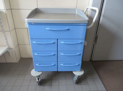 1 Versorgungswagen 7 Auszüge blau