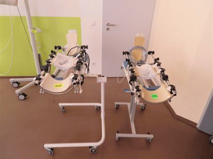 2 Bewegungsschienen Fabr. Ormed GmbH