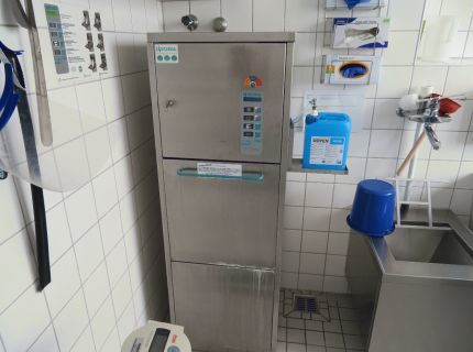 1 Steckbecken-Spülapparat Fabr. Lischka Typ