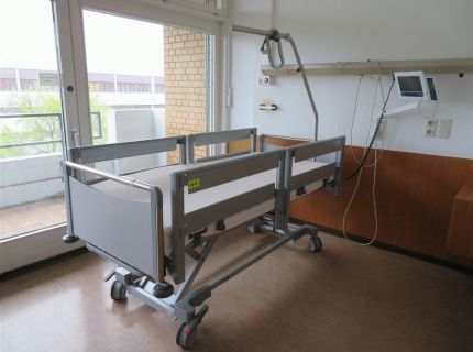 1 Pflegebett Fabr. Stiegelmeyer Typ