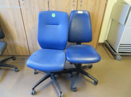 2 Bürodrehstühle Fabr. Dauphin Kunstlederbezug