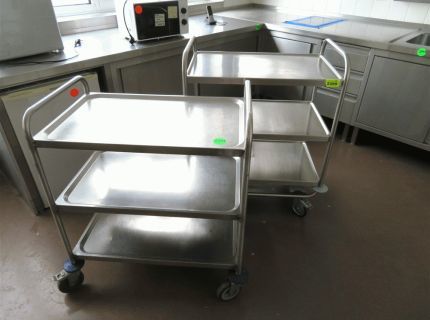 2 Edelstahl-Servicewagen Fabr. Hupfer 3-etagig