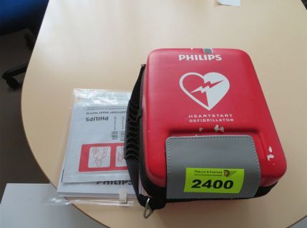 1 Defibrillator Fabr. Philips Typ