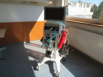 1 Beatmungsgerät Fabr. Löwenstein Medical