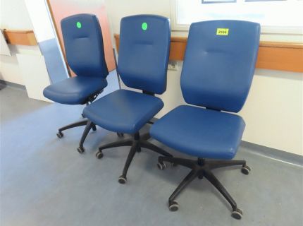 3 Bürodrehstühle Kunstlederbezug blau ohne