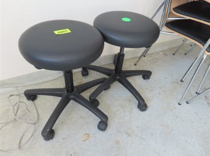 2 Arbeits-Rollhocker Leder schwarz höhenverstellbar