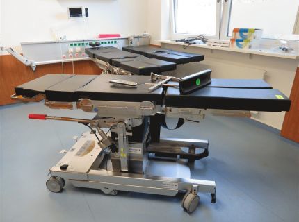 1 OP-Tischsäule Fabr. Maquet/Getinge Typ