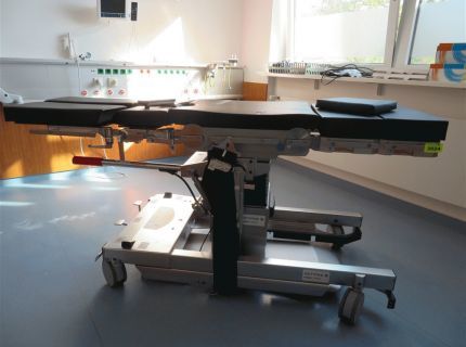 1 OP-Tischsäule Fabr. Maquet/Getinge Typ