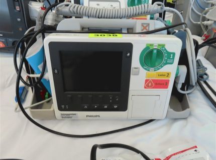 1 Defibrillator Fabr. Philips Typ