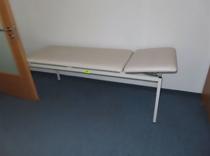 1 Behandlungsliege 2 teilig Fabr.
