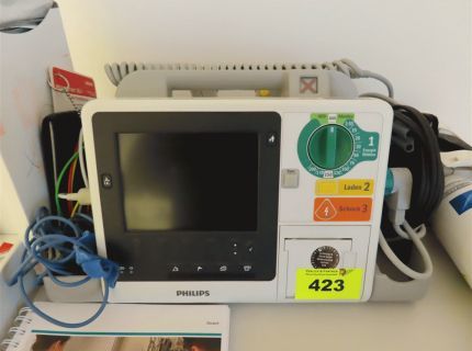 1 Defibrillator Fabr. Philips Tp
